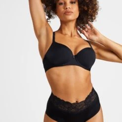 Aubade Culotte Haute Sweetessence Noir -Sous-vêtement Soldes Boutique 1600x1600 aubade culotte haute sweetessence noir p4 54 10082022