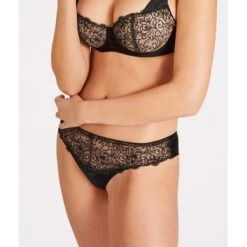 Aubade Miss Karl Slip Brésilien Tuxedo 10 Aubade Miss Karl Slip Brésilien Tuxedo -Sous-vêtement Soldes Boutique 1600x1600 aubade miss karl slip bresilien tuxe p4 30 16082021