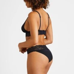 Aubade Slip Brésilien Sweetessence Noir -Sous-vêtement Soldes Boutique 1600x1600 aubade slip bresilien sweetessence noir p2 44 10082022