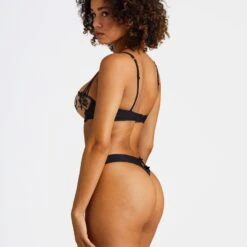 Aubade Soutien-Gorge Corbeille Armatures Lovessence Noir -Sous-vêtement Soldes Boutique 1600x1600 aubade soutien gorge corbeille armatures lovessence noir p2 35 15082022