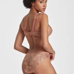 Aubade Soutien-Gorge Plunge Coque Sensory Illusion Silk Rose -Sous-vêtement Soldes Boutique 1600x1600 aubade soutien gorge plung coque sensory illusion silk rose p2 26 06072022