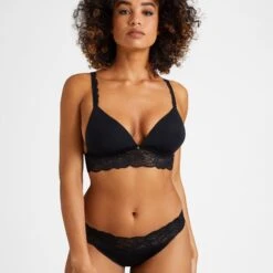 Aubade Soutien-Gorge Sans Armatures Sweetessence Noir 11 Aubade Soutien-Gorge Sans Armatures Sweetessence Noir -Sous-vêtement Soldes Boutique 1600x1600 aubade soutien gorge sans armatures sweetessence noir p5 39 10082022