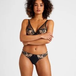 Meilleures ventes -Sous-vêtement Soldes Boutique 1600x1600 aubade soutien gorge triangle armatures lovessence noir p1 58 05092022