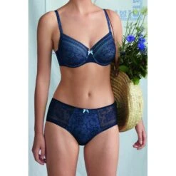 Culotte Haute Rosa Faia Fleur Bleu Marine -Sous-vêtement Soldes Boutique 1600x1600 culotte haute rosa faia fleur biscuit p3 46 09092021