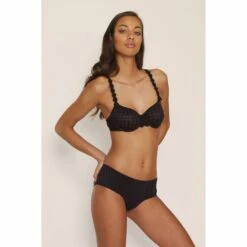 MARIE JO Shorty Hotpants Avero Noir -Sous-vêtement Soldes Boutique 1600x1600 marie jo shorty avero noir p3 01 06032019