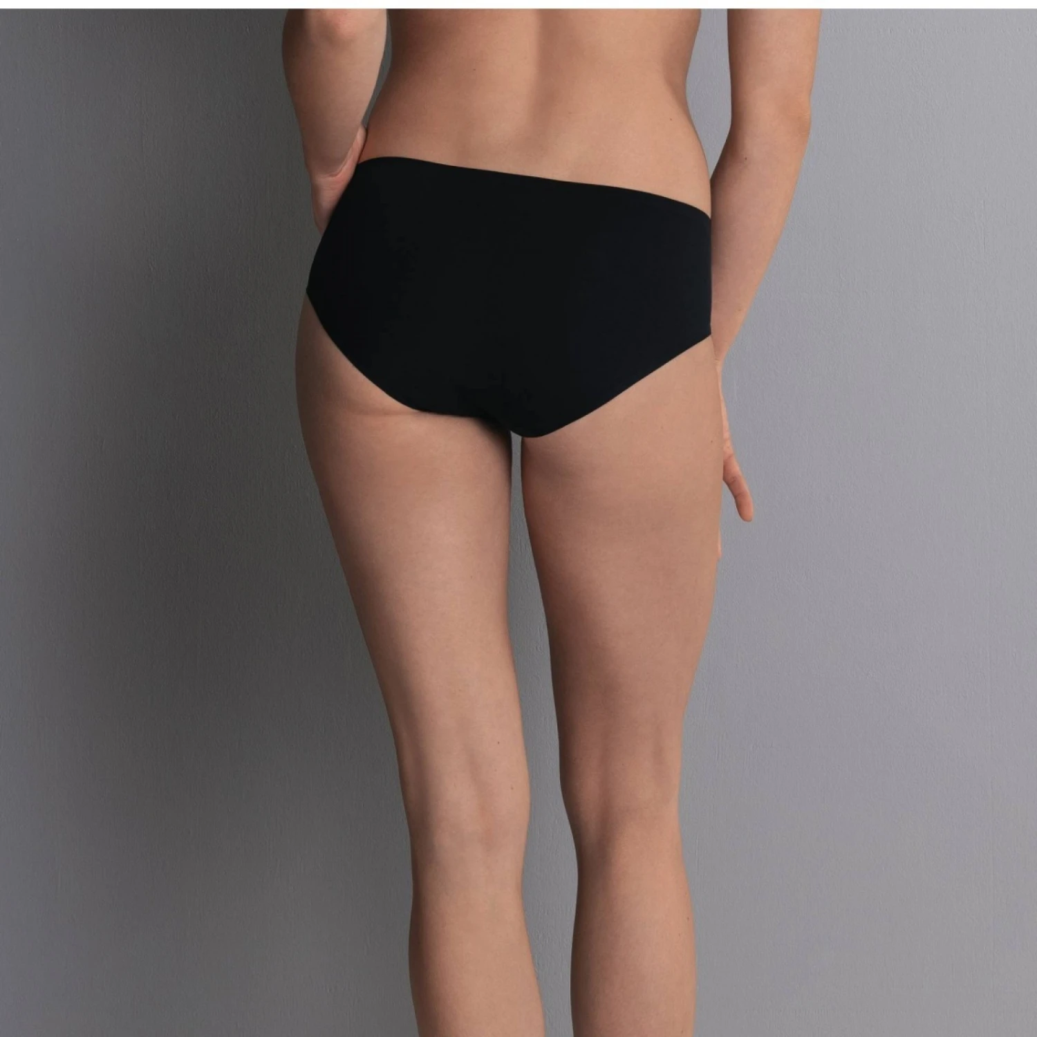 Shorty Anita Comfort Essentials Noir 2 Shorty Anita Comfort Essentials Noir – Image 2