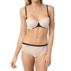 TRIUMPH Soutien-gorge Sublime Essence Poudre -Sous-vêtement Soldes Boutique 1600x1600 triumph soutien gorge sublime essence poudre p3 35 04042018